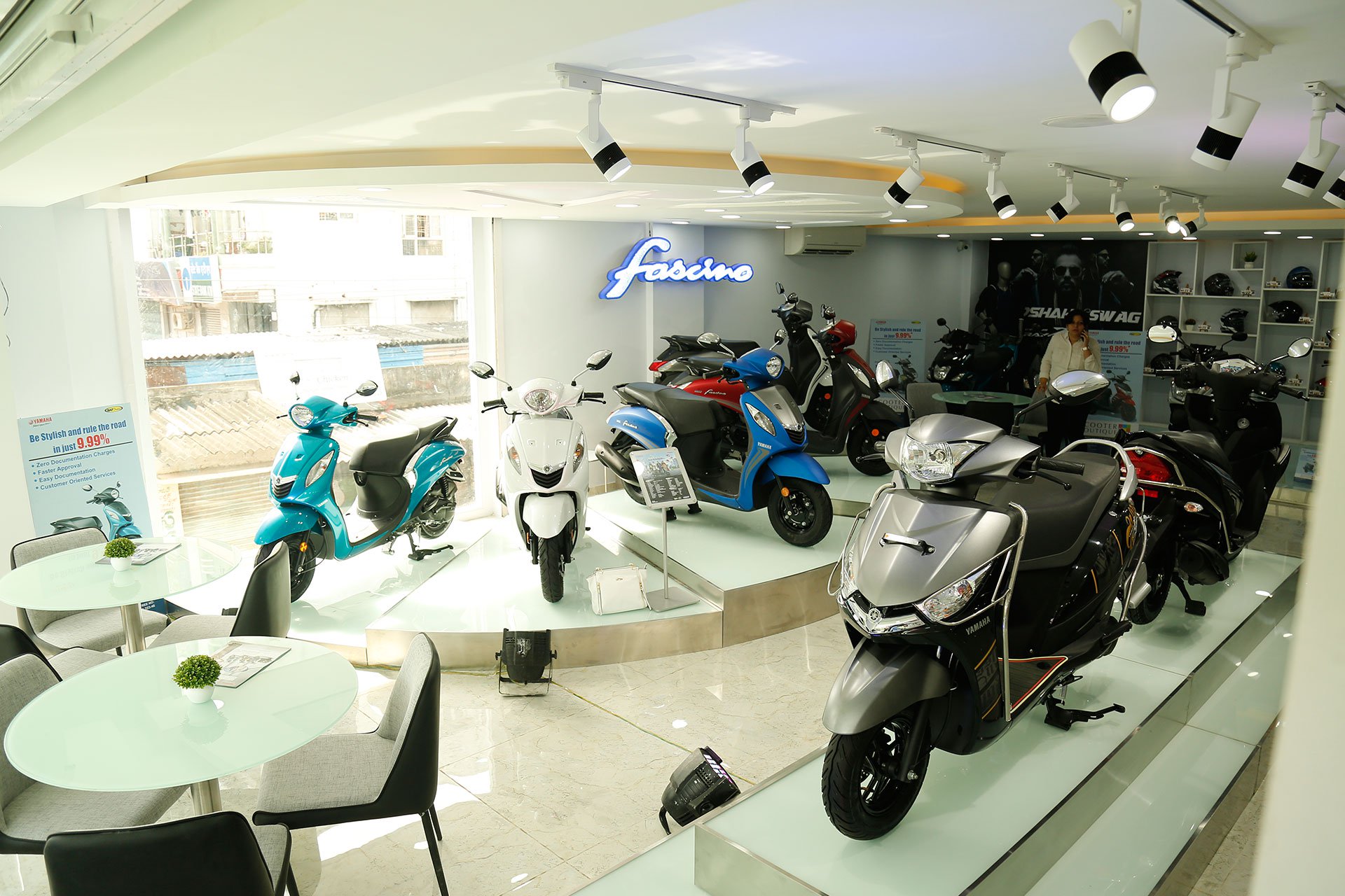 yamaha scooter showroom